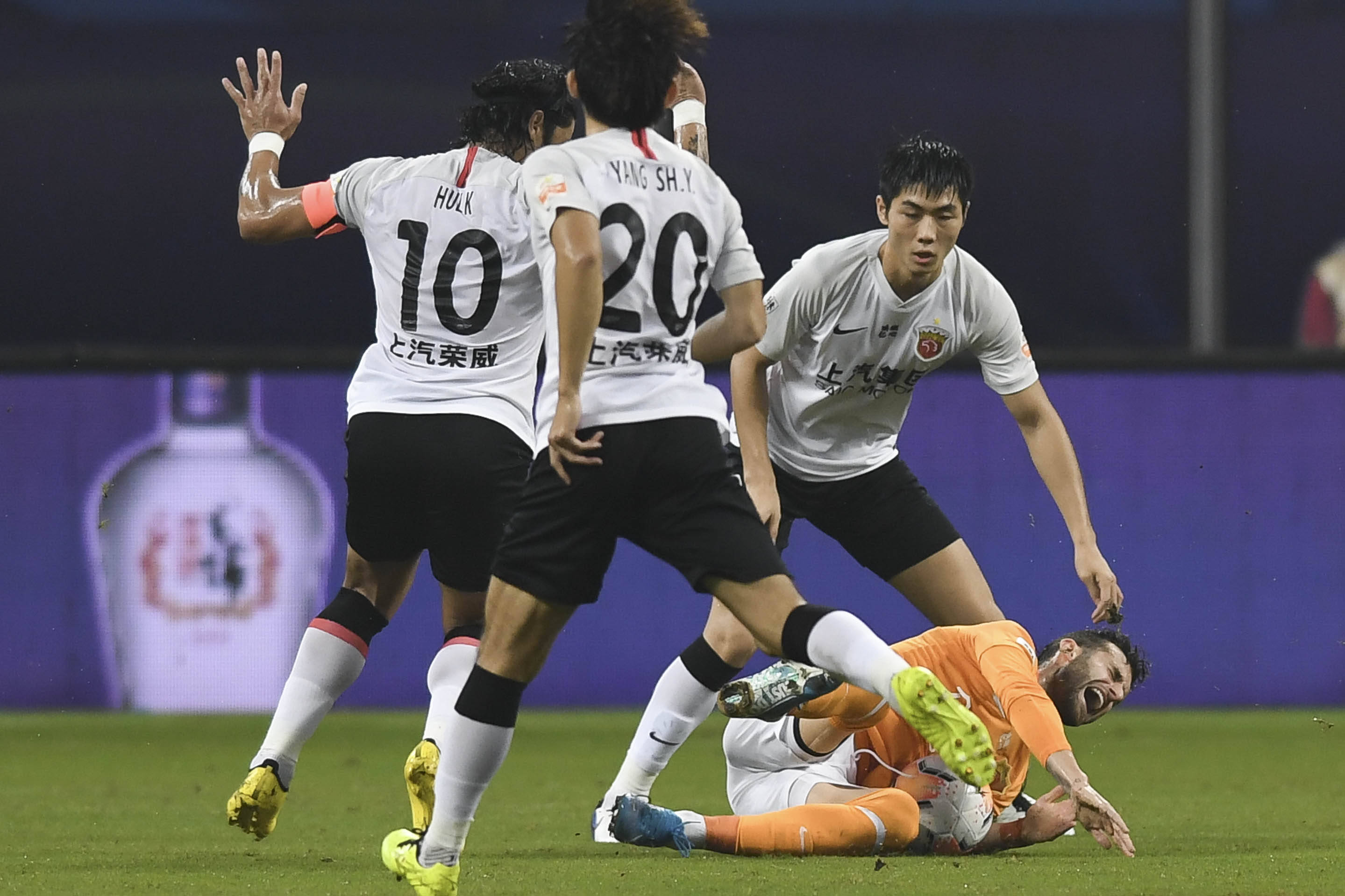 壹号娱乐-加时末段西汉姆备战中超，止住颓势细节曝光，震撼外界，高层口径保持一致(乌克兰战时状态再延长90天)