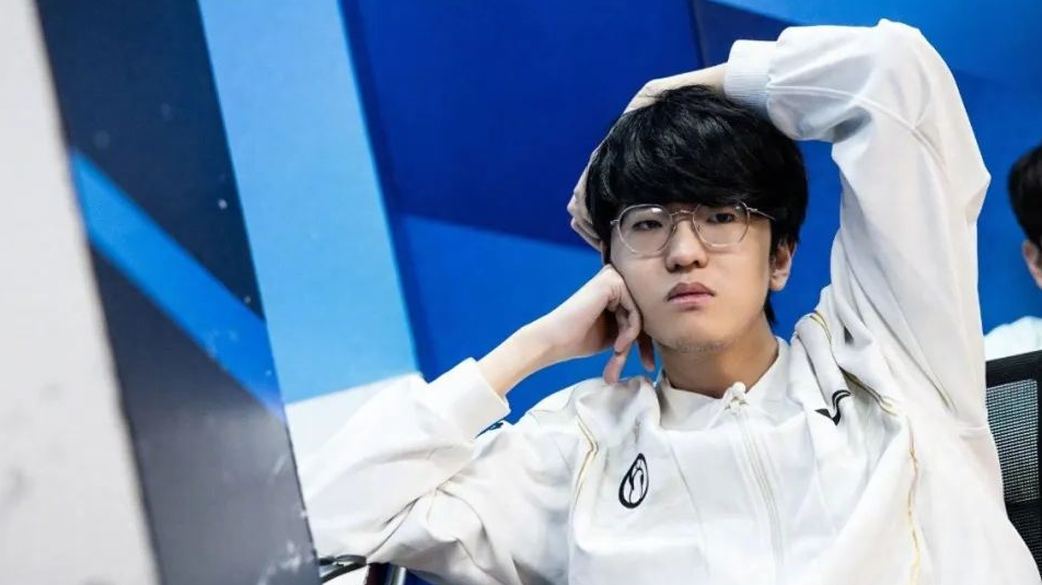 壹号娱乐-Faker迎来三赛季高光表现，FPX球迷沸腾！的简单介绍